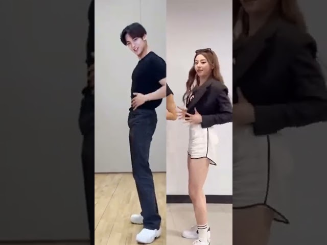 Yunjin Le sserafim & Mingyu Seventeen dancing HOT (MingJin)