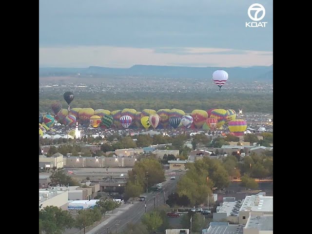 Balloons float through Albuquerque