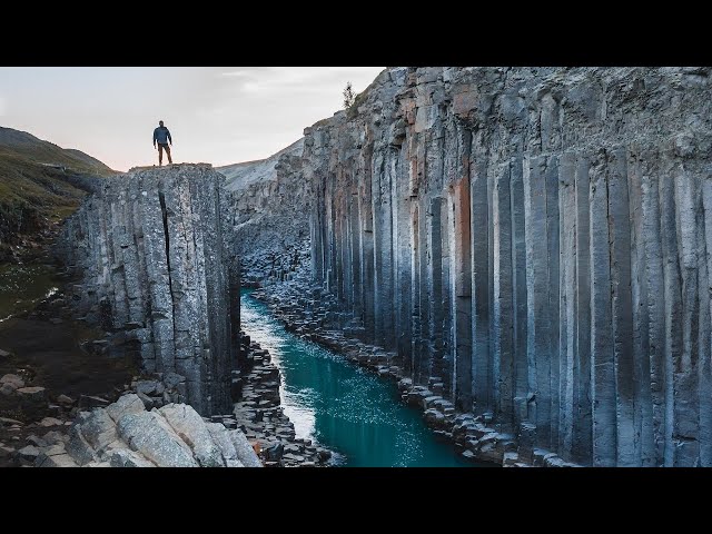 Walking around Stuolagil Canyon - 360 Degree - 5k - VR Experience