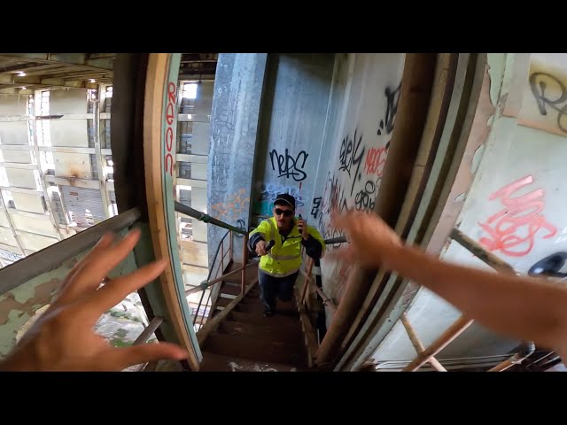 Security Parkour Escape (Abandoned Building) POV