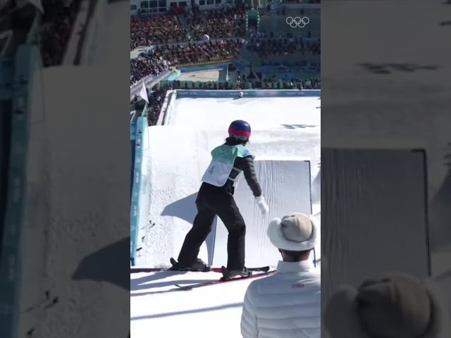 Eileen Gu jumps to big air gold! 🤯