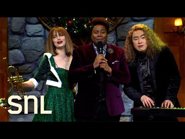 Tree Lighting Gig - SNL