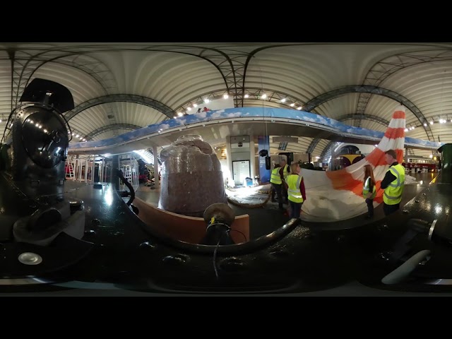 360 degree time lapse video of Tim Peakes space craft installation