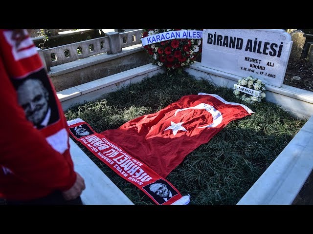 Mehmet Ali Birand mezarı başında anıldı