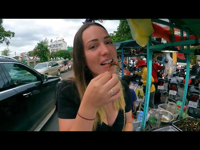 $1 Khmer Fried Frogs in Phnom Penh, Cambodia 🇰🇭🐸