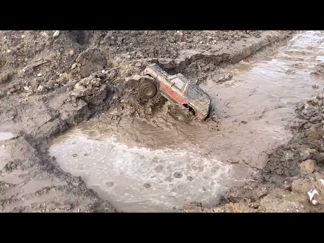 TRX4 '79 Bronco extreme mudbath