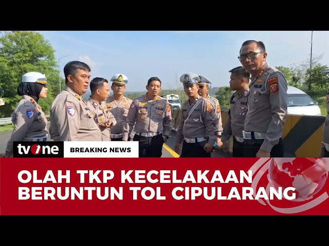 [BREAKING NEWS] Polisi Olah TKP Kecelakaan Beruntun KM 92 Tol Cipularang | tvOne