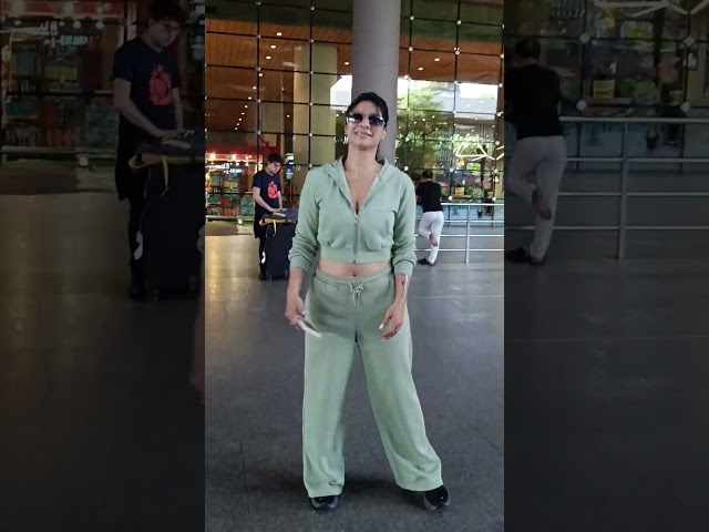 Tanishaa Mukerji Clicked At the Airport | Tanishaa Mukerji Viral Video | Shorts