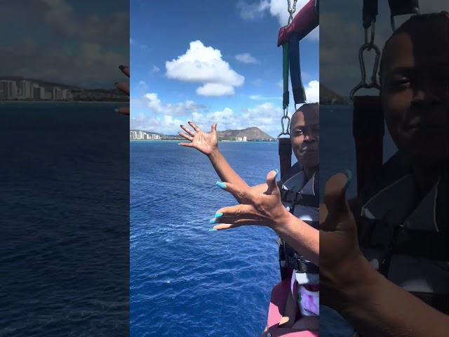 Parasailing in Waikiki Beach Hawaii! #hawaii #parasailing #waikikibeach