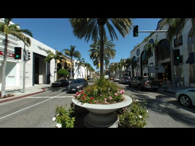 VR180 Slice of Life - Looking down Rodeo Drive