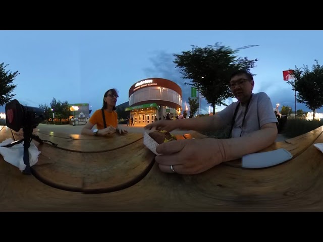 TRAVELLING 360°: Stampede🎪🌆🎡🎠Eating Huge Corn🌽🐕 Dog/Ăn bánh bột bắp to tổ chảng