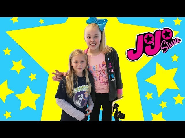 Assistant Meets JoJO Siwa and Goes on a Roller Coaster Treasure Hunt