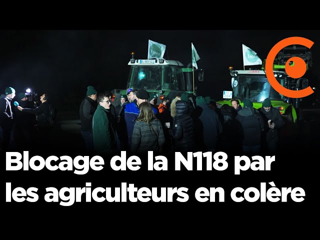 REPLAY - Blocage de la N118 par les agriculteurs en colère - Manifestation en Ile-de-France