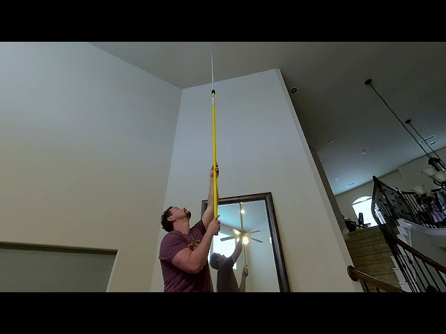 easily change high ceiling can light bulbs