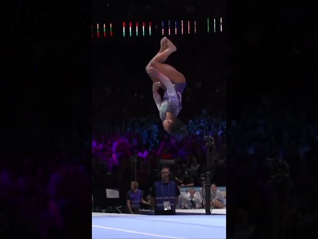 Simone Biles MUST SEE floor routine 🥇🎉