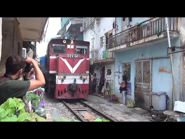 PSVR 3D TRAIN STREET Hanoi, Vietnam