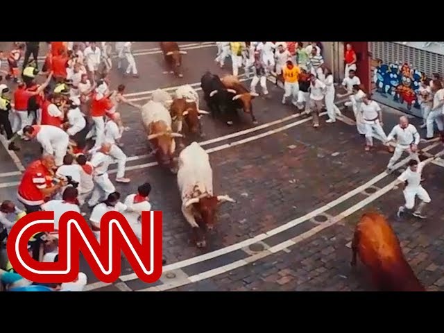 Run with the bulls in Pamplona - 360 Video