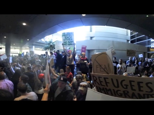 360 Video: Trump's Immigration Ban Sparks Protesters To Rally at LAX Airport  | Splash News TV