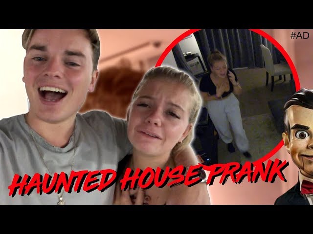 HAUNTED HOUSE PRANK ON LITTLE SISTER!