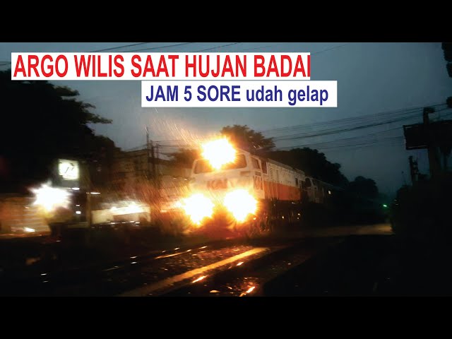 HUNTING ARGO WILIS SAAT HUJAN BADAI