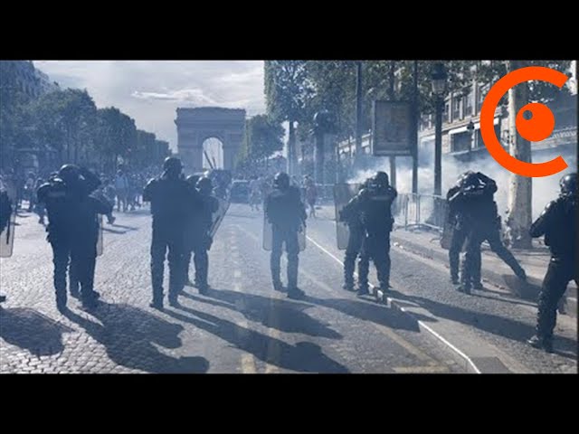 Manifestation anti pass-sanitaire : incidents sur les Champs Élysées (24 juillet 2021, Paris) [4K]