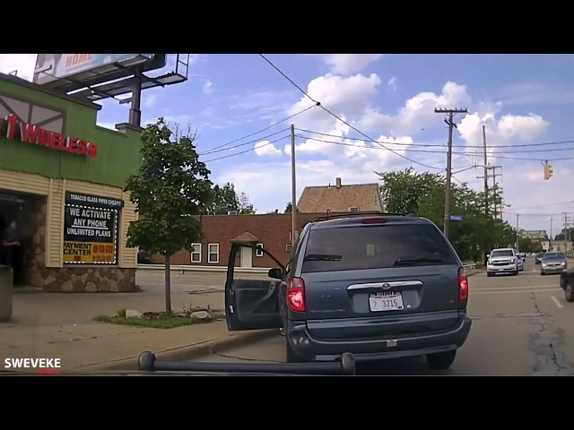 CLEVELAND, OHIO POLICE CAR CHASE (WEST SIDE)