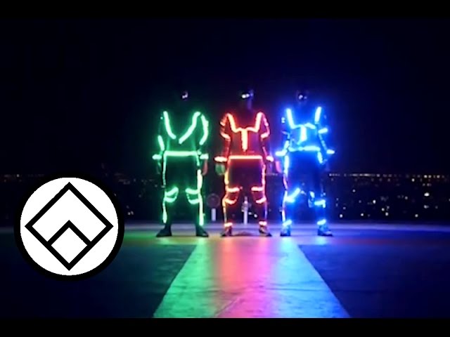 Light Emitting Dudes - LED Freerunning | Team Farang