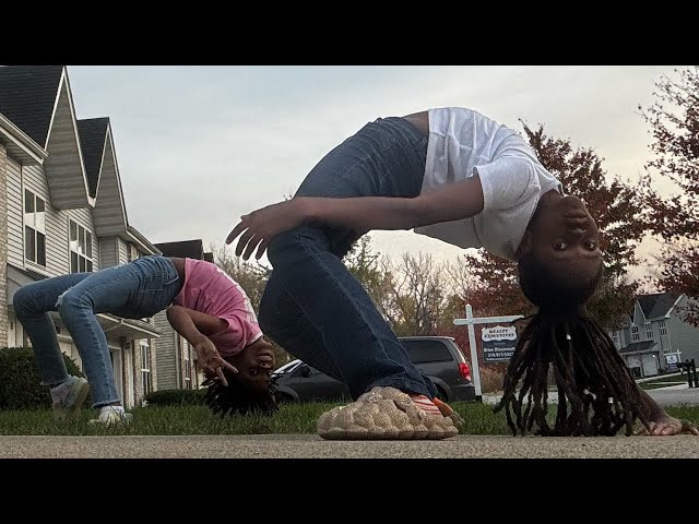 Baddies outside doing gymnastics 🤸 🌺🌞