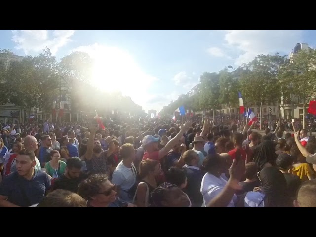 Une dernière Marseillaise avant l’arrivée des Champions du Monde ⚽️🇫🇷🏆⭐️⭐️