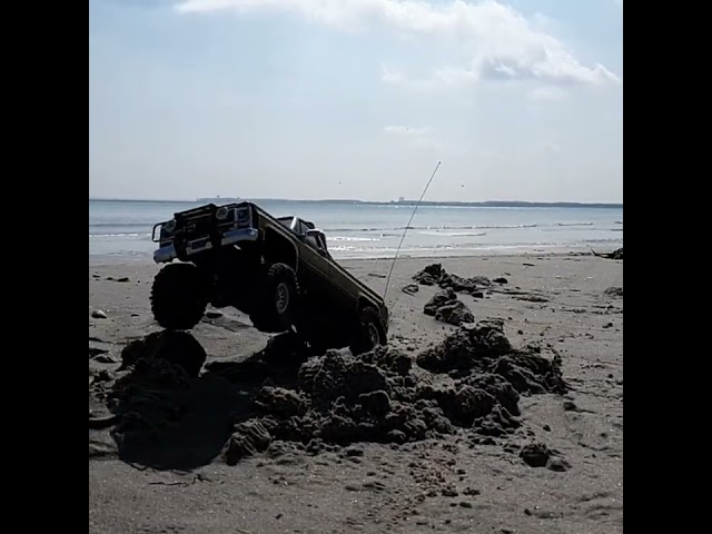 TRAXXAS TRX4M FALL GUY STUNT ROCK CRAWLER GMC SIERRA GRANDE #traxxas #trx4m #rockcrawler #gmcsierra