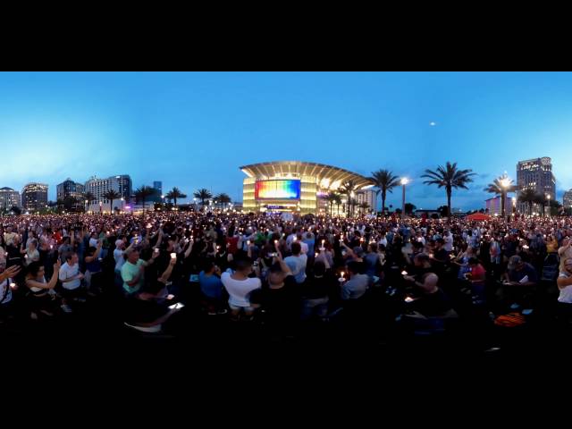 360º video:  Amid thousands, Orlando begins moment of silence