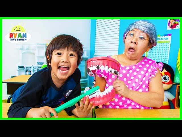 Ryan Pretend Play School Learn how to brush Teeth!!!