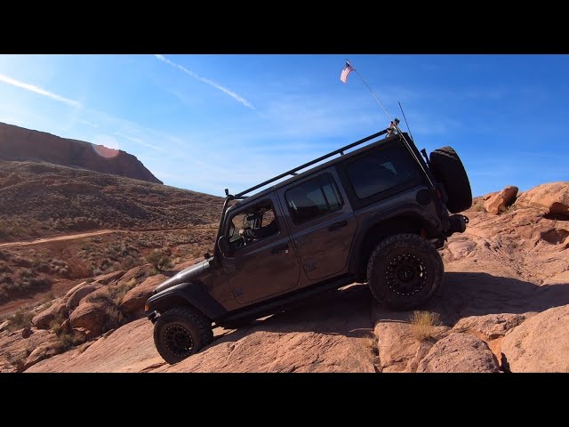 Off Roading: 2020 Winter 4X4 Jamboree - Faultline Trail large descent in 360 degrees