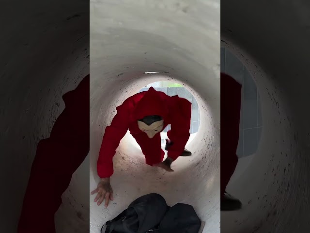 Money Heist vs Police 17.0 #moneyheist #parkour #police #shorts #bubblesmotion #bubblesgangz #rednix