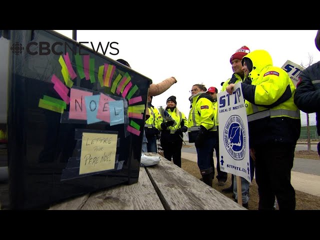 Canada Post still delivering letters to Santa, despite strike