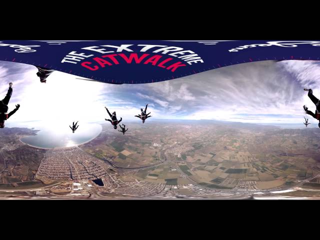 Redbull Pepe Jeans F1 Team Racing   The Extreme Catwalk 360