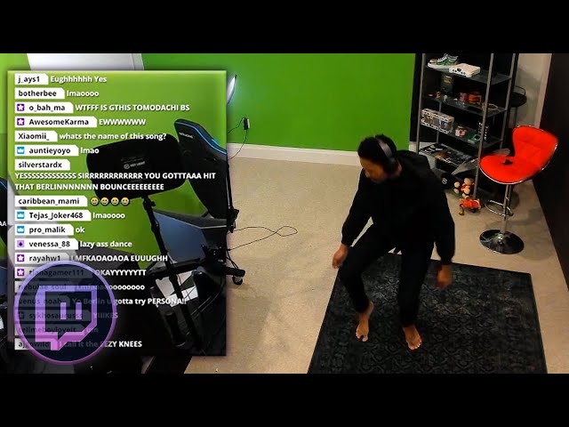 Berleezy Hits EEZYKNEE (Kneezy) Dance To 645AR Song