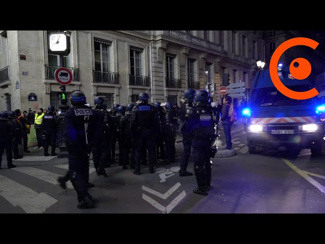 Gilets Jaunes Acte 1 : tentative de bloquage Place Vendome /  Rivoli (17 novembre 2018, Paris) [4K]