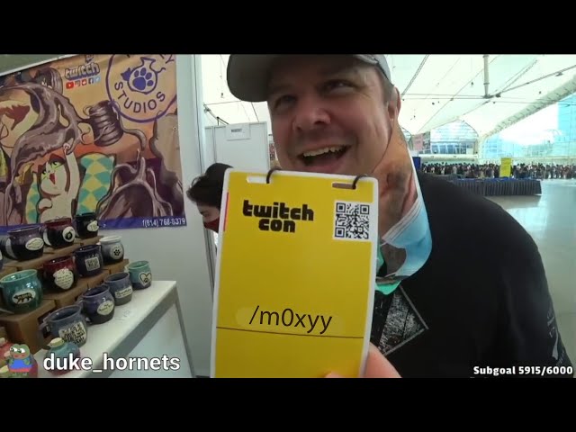 Moxy FACE REVEAL at TwitchCon