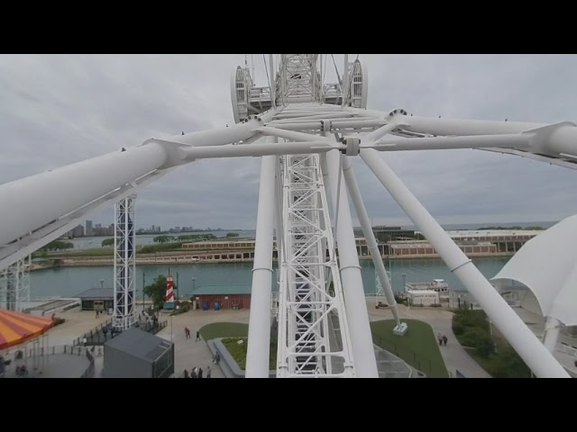 Ride on Ferris Wheel @ Chicago Navy Pier in VR180