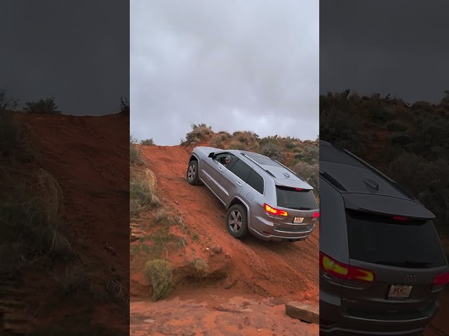 Jeep Grand Cherokee WK2 Hill Climb sand to rock mode