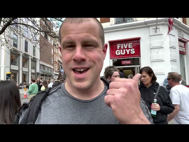 Vydejte se do ulic Covent Garden pro dokonalý zážitek z burgeru a buskingu