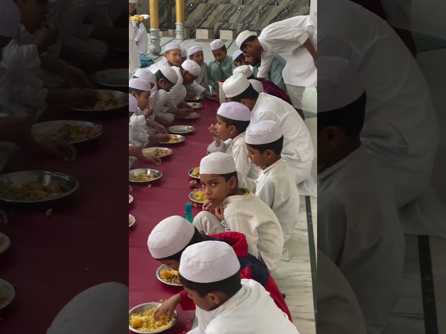 Madarsah kai baccho ki dawat #viralvideo #food #madrassa #art #pov #islam #ramzan