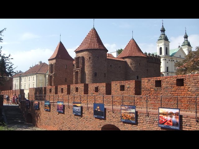 PSVR 3D WARSAW, POLAND Old Town