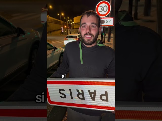 Les agriculteurs en colère retirent les panneaux de ville autour de Paris