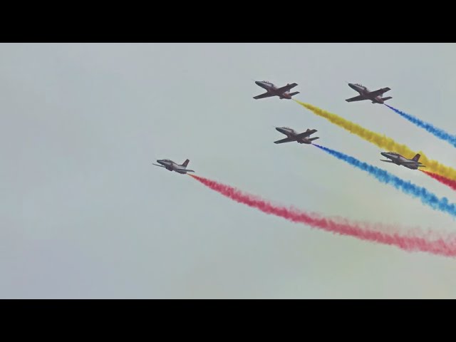 2024珠海航展公众日飞行表演2024 Zhuhai China Air Show Public Day Flight Performance Photographed by Mobile Phone