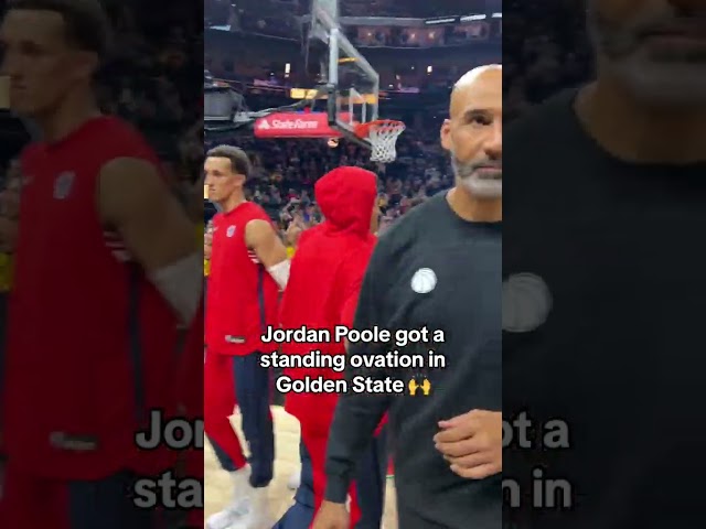 Jordan Poole got a standing ovation from Warriors fans 👏