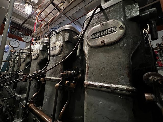 Fixing the Engine of a 102-Year-Old Classic Boat!