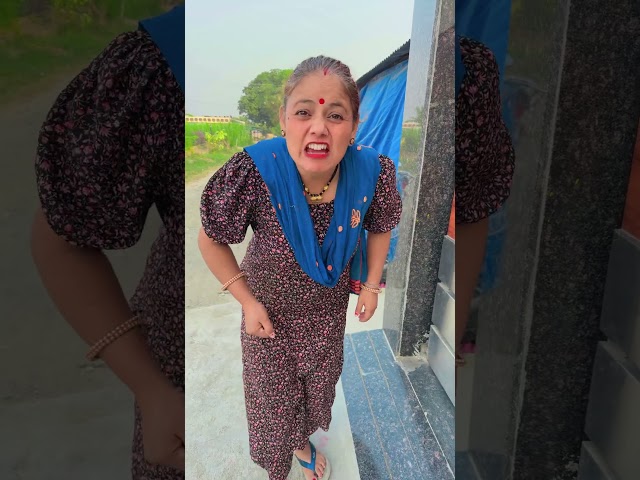 Asi Kya Cheez Hai Jo 🤪😫 #shorts #comedy #funny #bhoot #ytshorts #trending #ytshorts