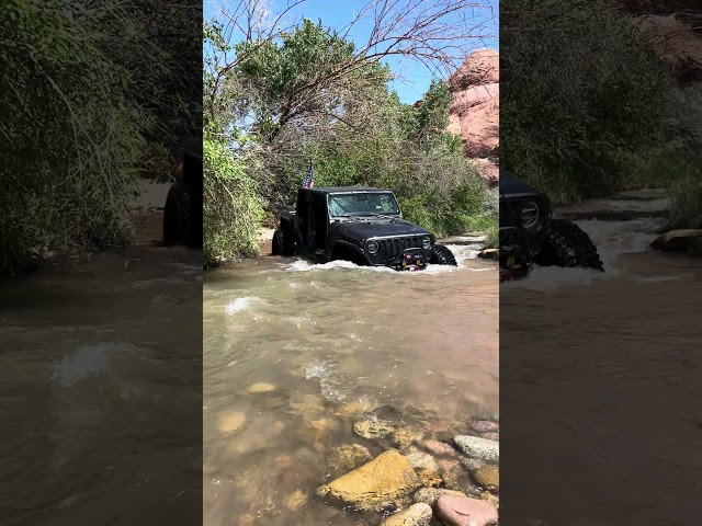 Moab Water Crossing on Steelbender Trail  #jeep  #4x4 #moab  #gladiator #offroad   #offroadrecovery